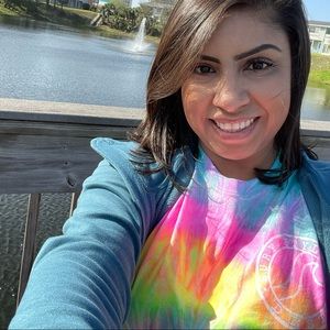 Meet your Posher, Elizabeth